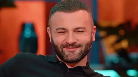 Айза YouTube